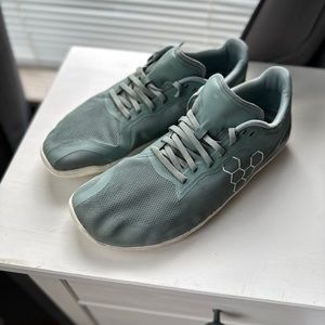 Vivobarefoot Geo Racer 2